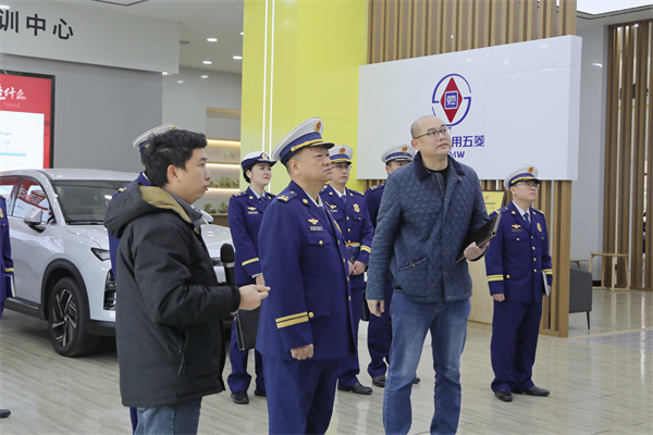 调研组参观上汽通用五菱智慧汽车培训中心