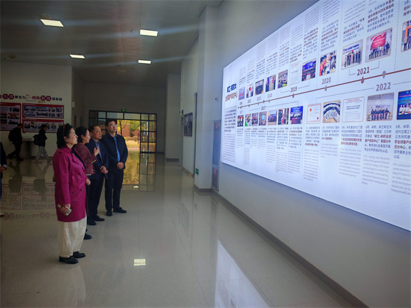 调研团参观beat365官塘校区