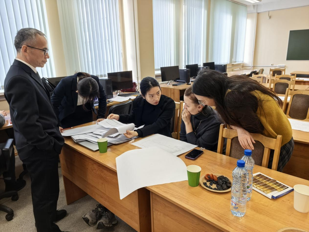 各专业课程体系研讨会现场