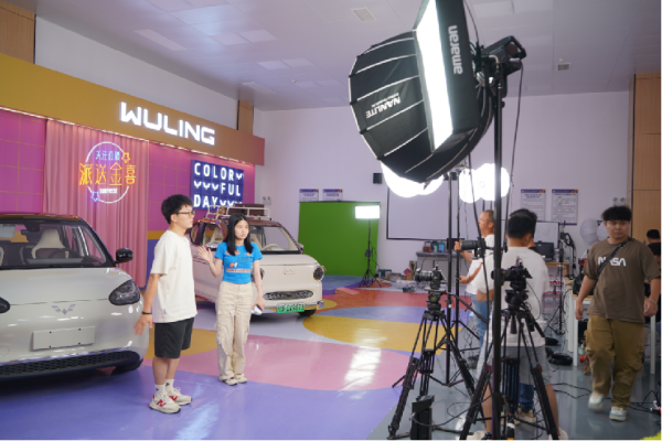 与上汽通用五菱股份有限公司合作开展汽车新媒体营销